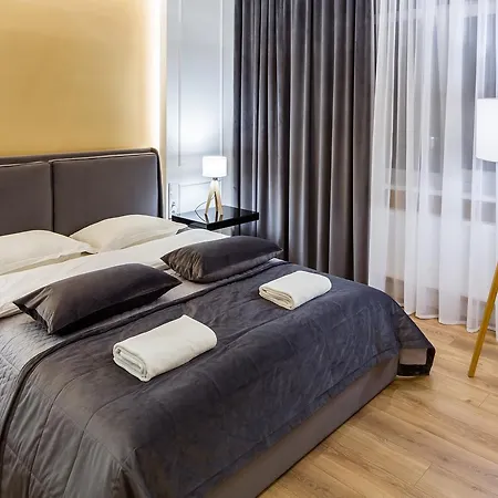 Royal Luxury Apartment On Tsehova 9 Lviv Exterior photo
